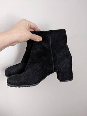 FREE SHIPPING!!! Suede Blondo Boots